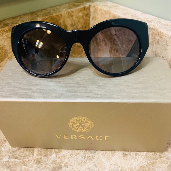❤️❤️rarer Versace eyecat sunglasses ❤️❤️ main image 5